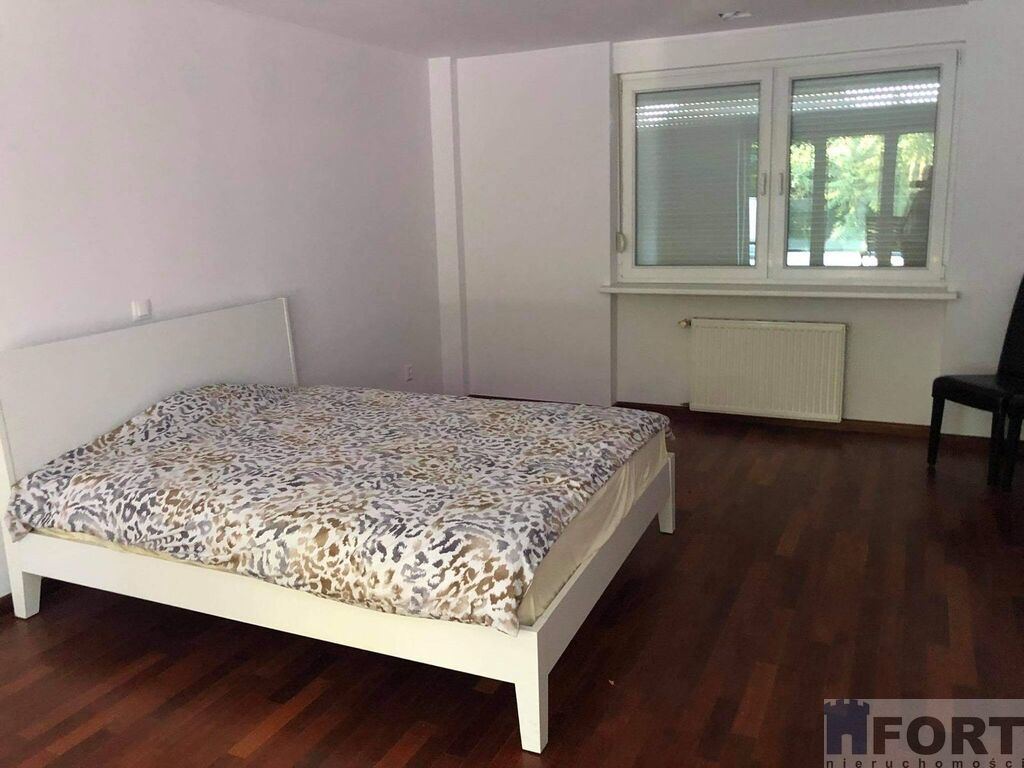 Duży rodzinny dom przy jeziorze (11)