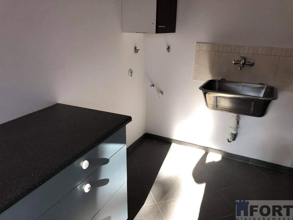 Duży rodzinny dom przy jeziorze (18)