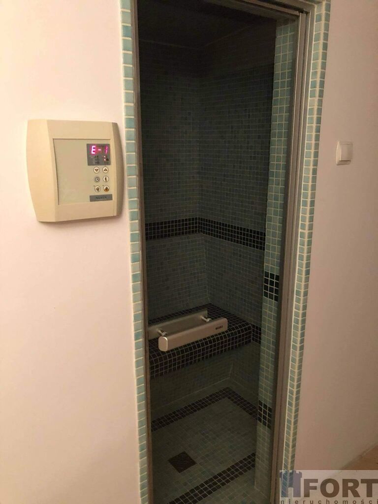 Duży rodzinny dom przy jeziorze (15)