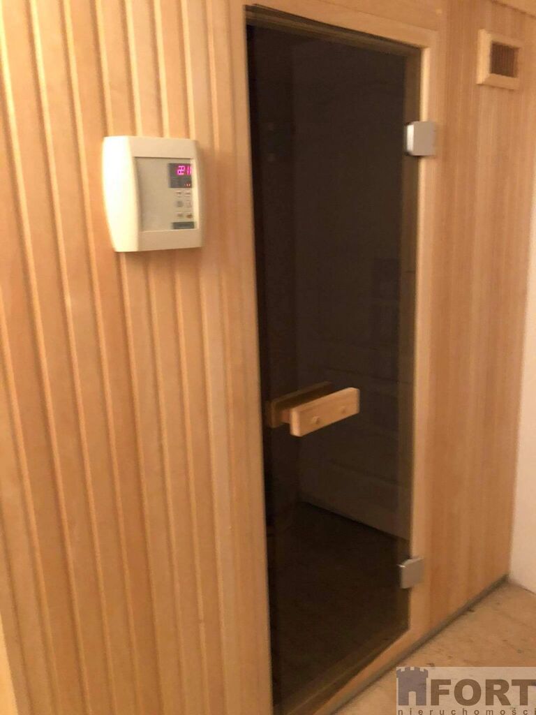 Duży rodzinny dom przy jeziorze (16)