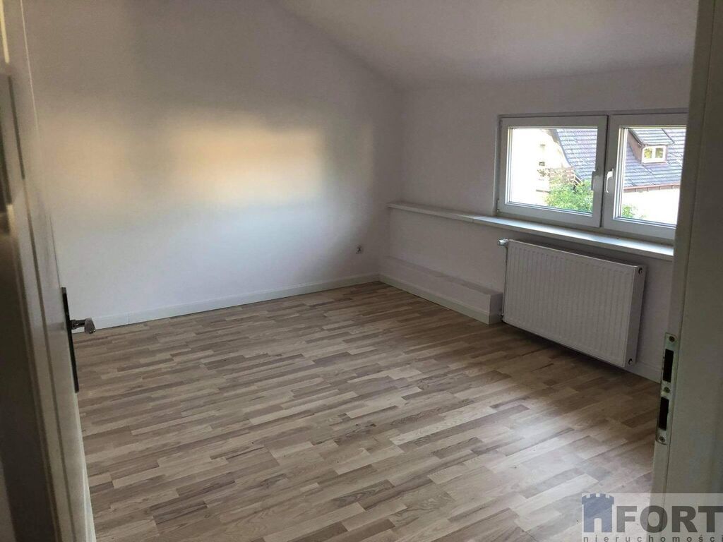 Duży rodzinny dom przy jeziorze (12)