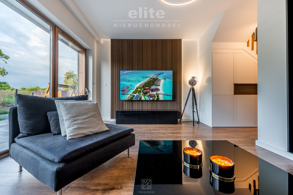 Siadło Dolne przestronny segment z ogródkiem (2)