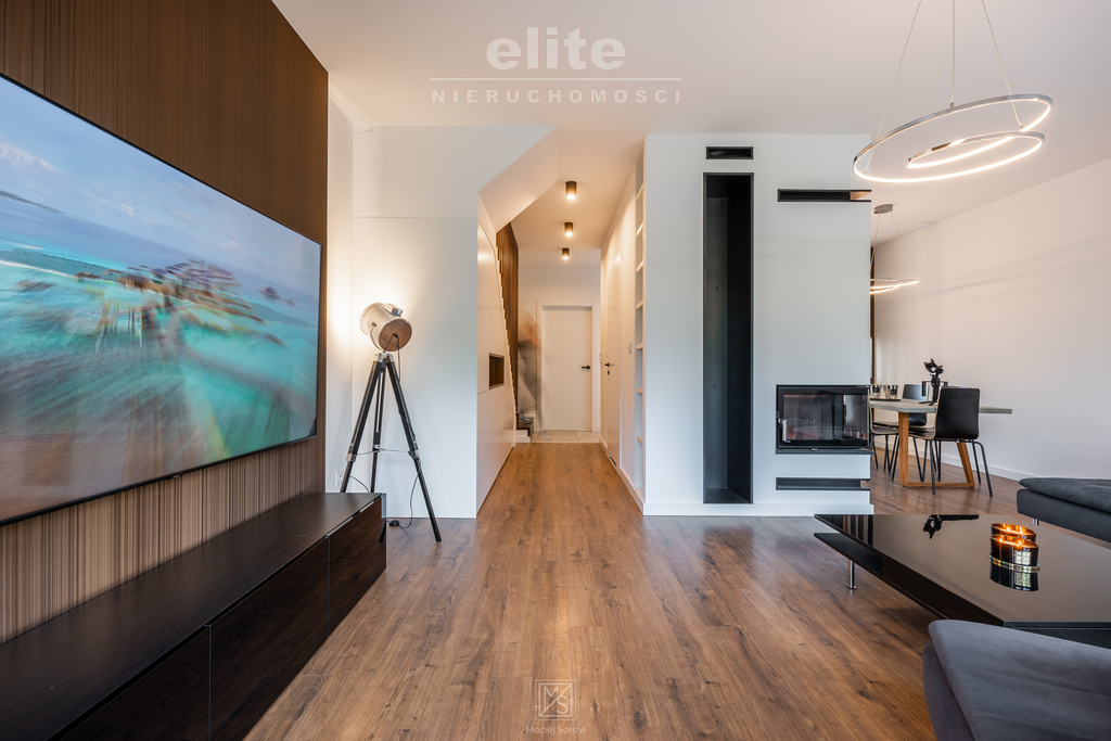 Siadło Dolne przestronny segment z ogródkiem (3)