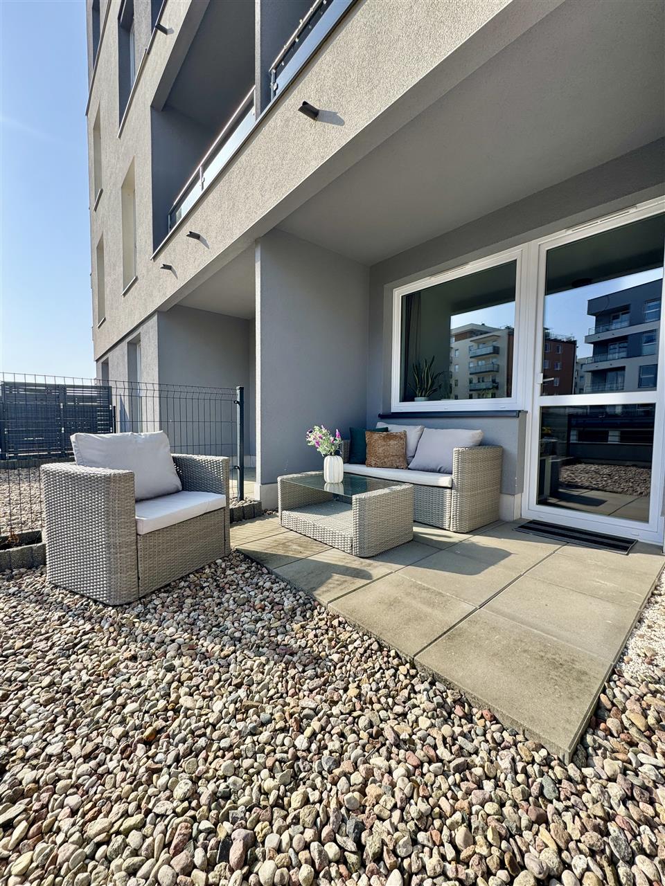 Włoska, os. UE, 2 pokoje z ogródkiem + garaż (4)