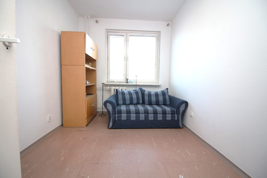 Os.Pyrzyckie> 4 pok. > oddzie.kuchnia > III piętro (8)