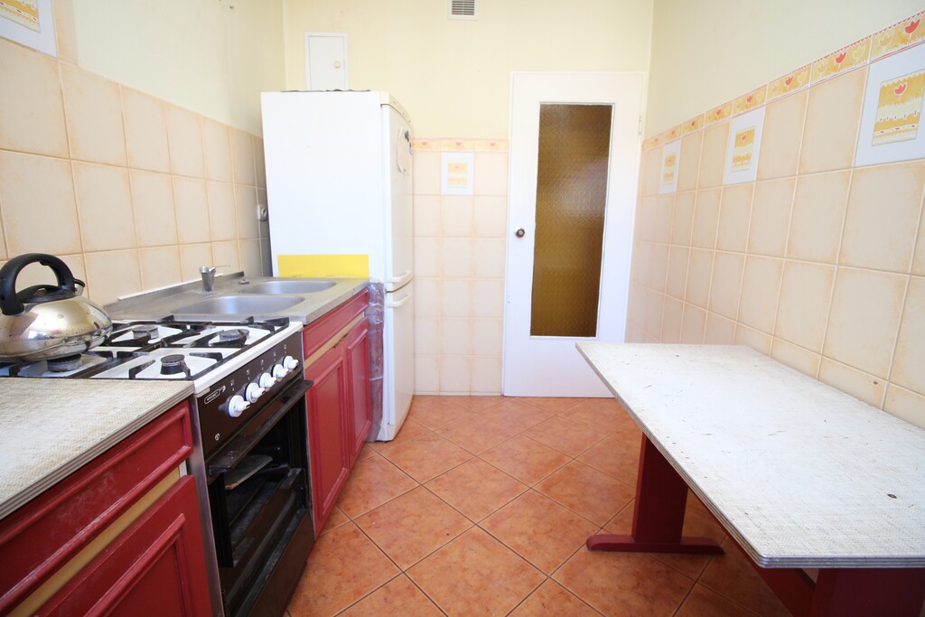 Os.Pyrzyckie> 4 pok. > oddzie.kuchnia > III piętro (9)