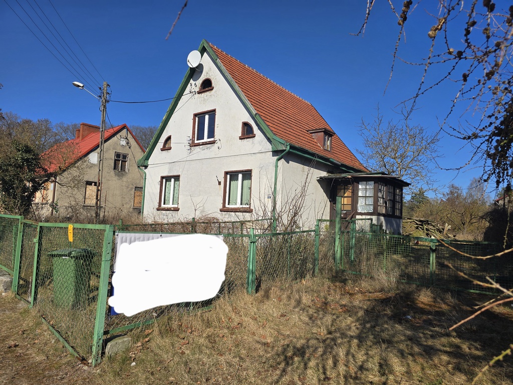 Dom w Trzebieży w okolicach plaży (2)