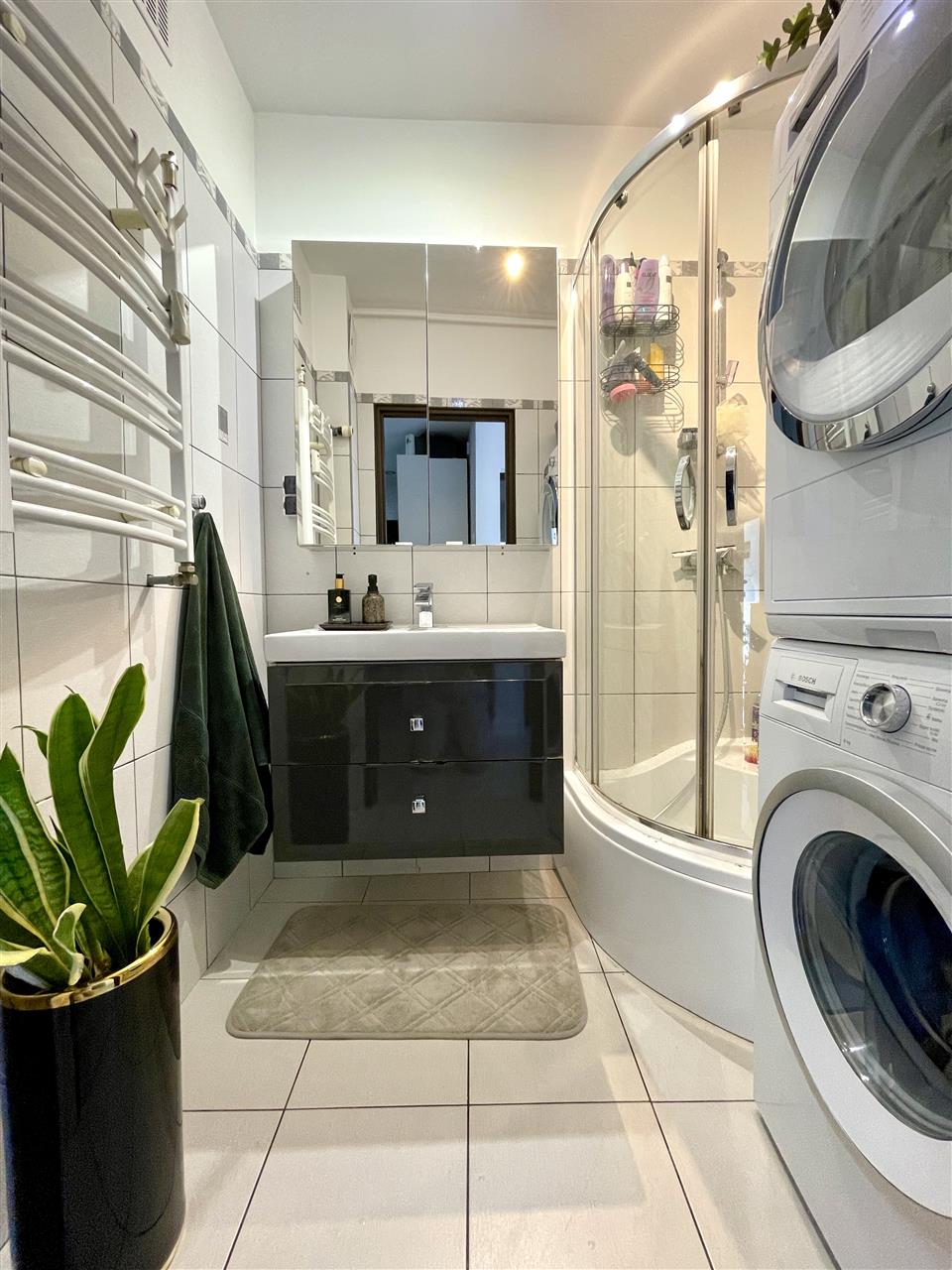 3 pokoje z garderobą, loggia - do zamieszkania! (11)