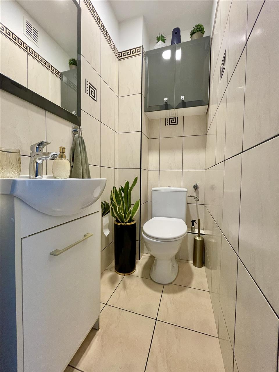 3 pokoje z garderobą, loggia - do zamieszkania! (12)