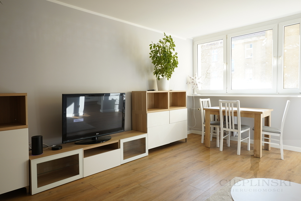 Kawalerka po remoncie | balkon | Jasne Błonia (2)