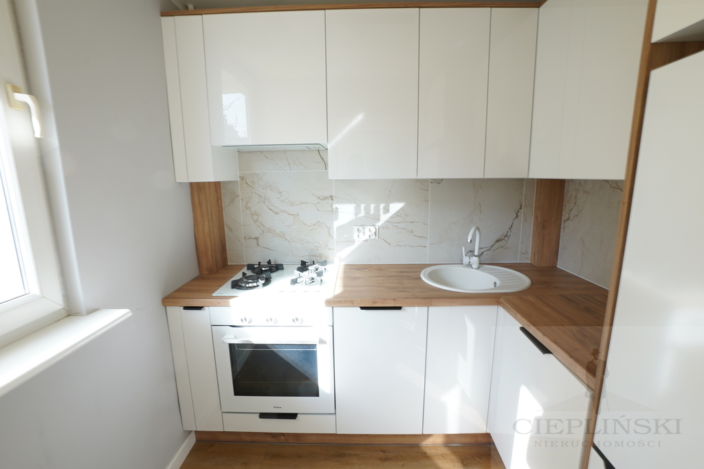 Kawalerka po remoncie | balkon | Jasne Błonia (10)