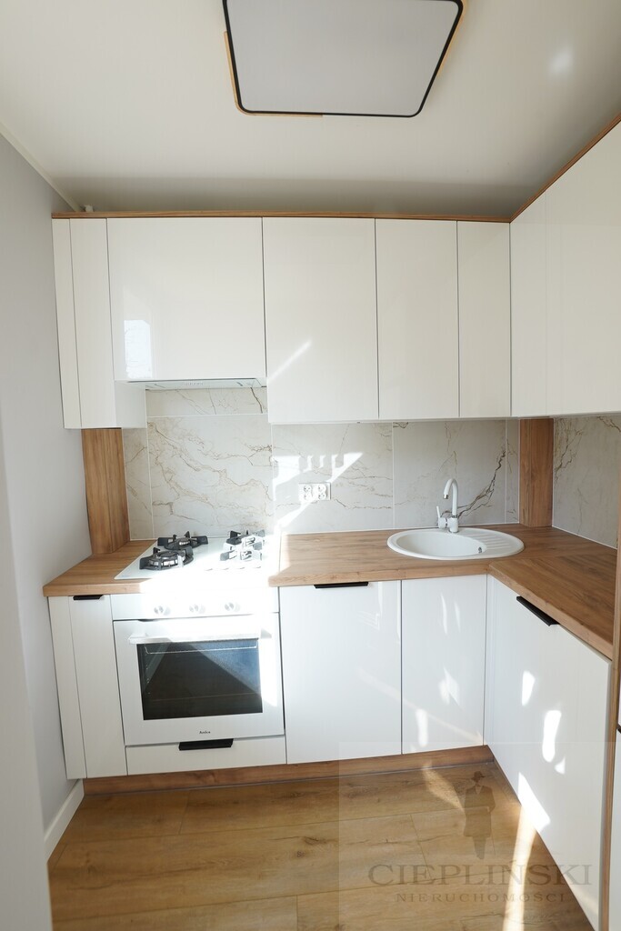 Kawalerka po remoncie | balkon | Jasne Błonia (9)