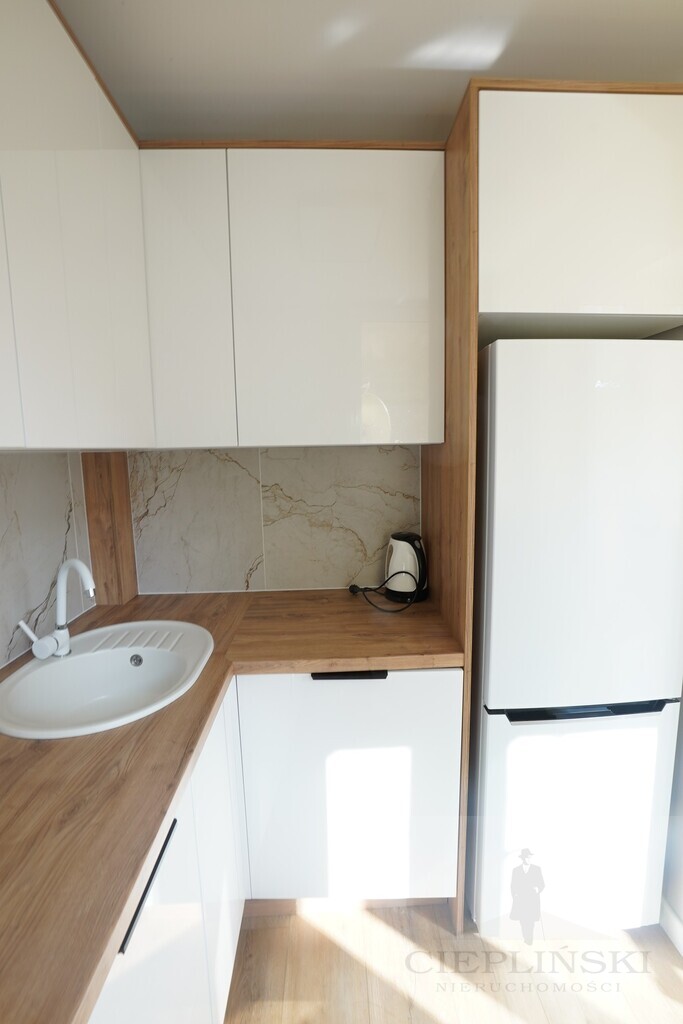 Kawalerka po remoncie | balkon | Jasne Błonia (11)