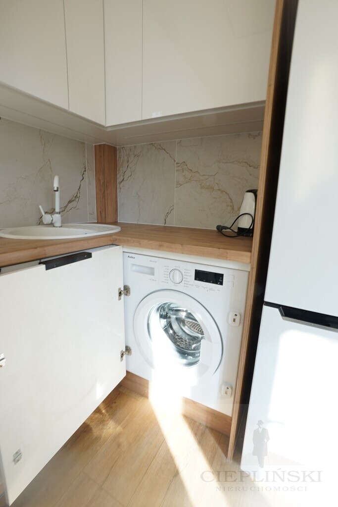 Kawalerka po remoncie | balkon | Jasne Błonia (12)