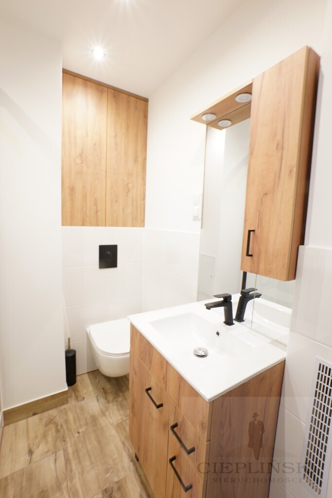 Kawalerka po remoncie | balkon | Jasne Błonia (16)