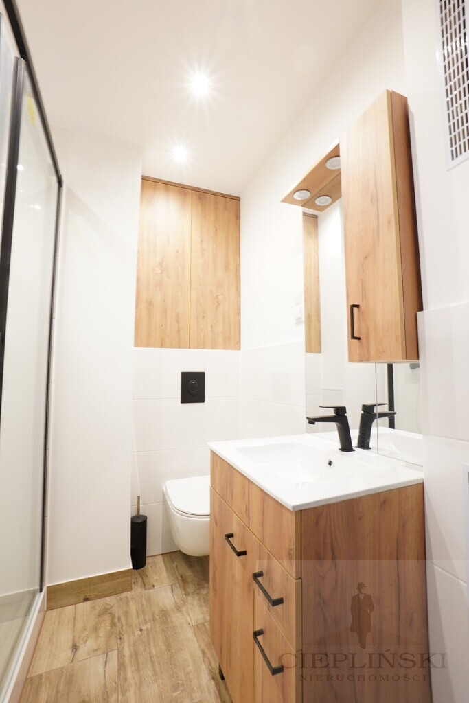 Kawalerka po remoncie | balkon | Jasne Błonia (17)