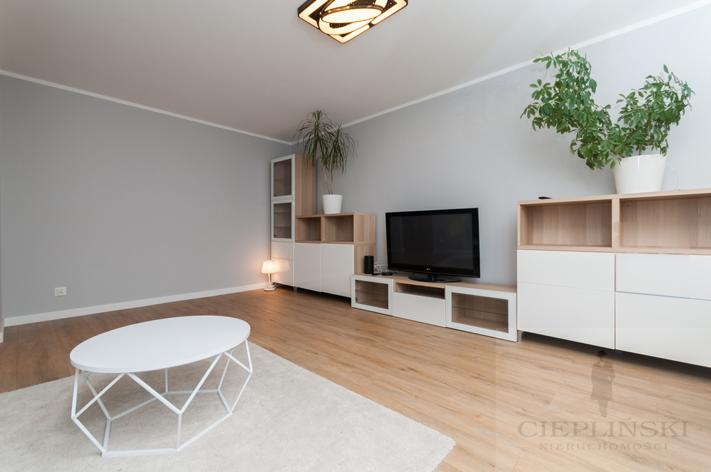 Kawalerka po remoncie | balkon | Jasne Błonia (3)