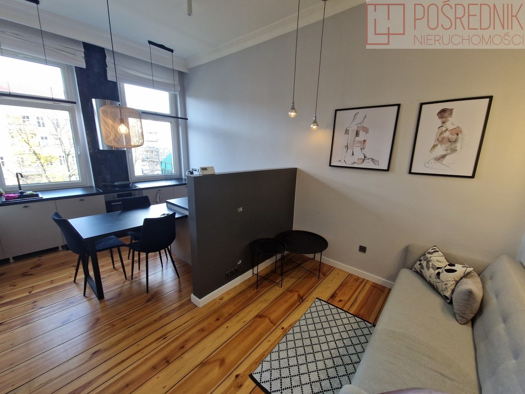 2 pokojowe z klimatem na Piastów 68 (1)