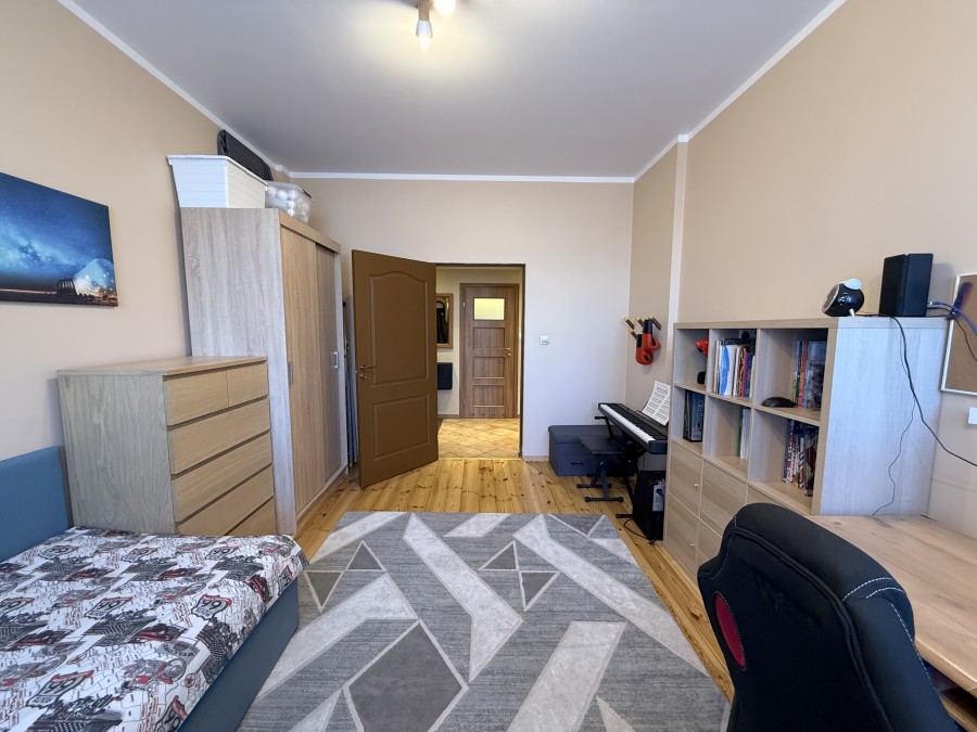 Klimatyczne mieszkanie 4-pokojowe (14)