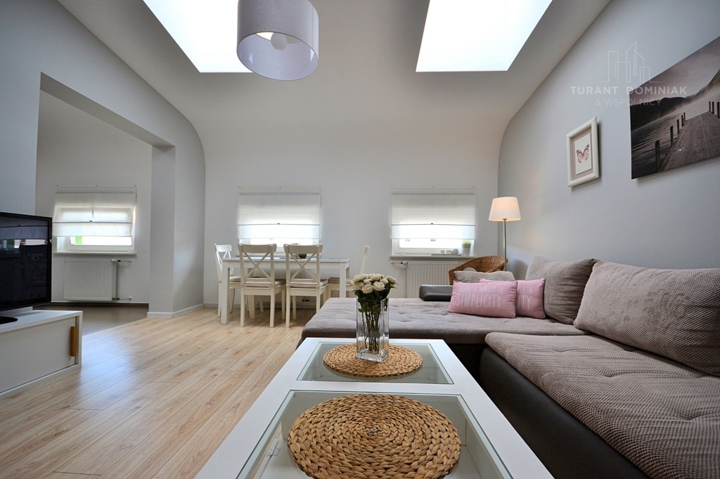 Oryginalne mieszkanie w kamienicy z windą (2)