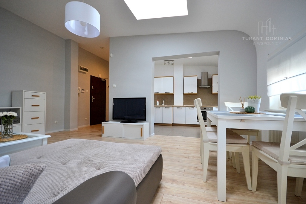 Oryginalne mieszkanie w kamienicy z windą (3)