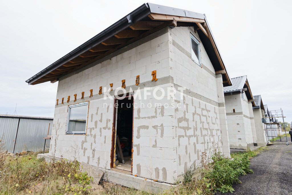 Całoroczny dom na przystani wędkarskiej. (2)