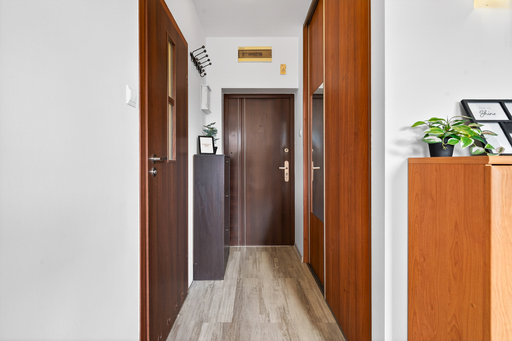 32m2 - przestronna kawalerka, dobry standard! (10)