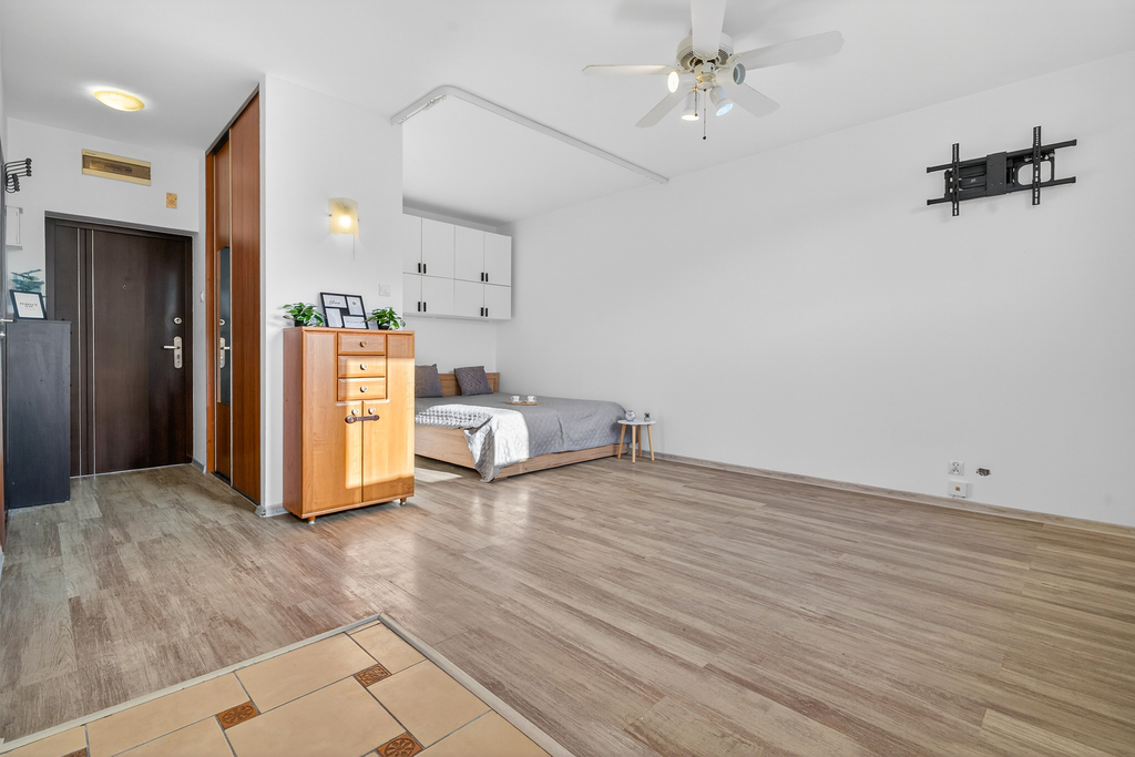 32m2 - przestronna kawalerka, dobry standard! (3)