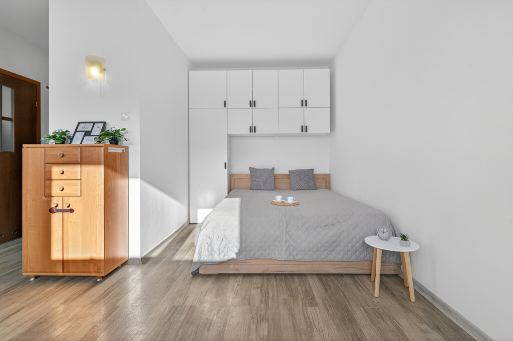 32m2 - przestronna kawalerka, dobry standard! (5)