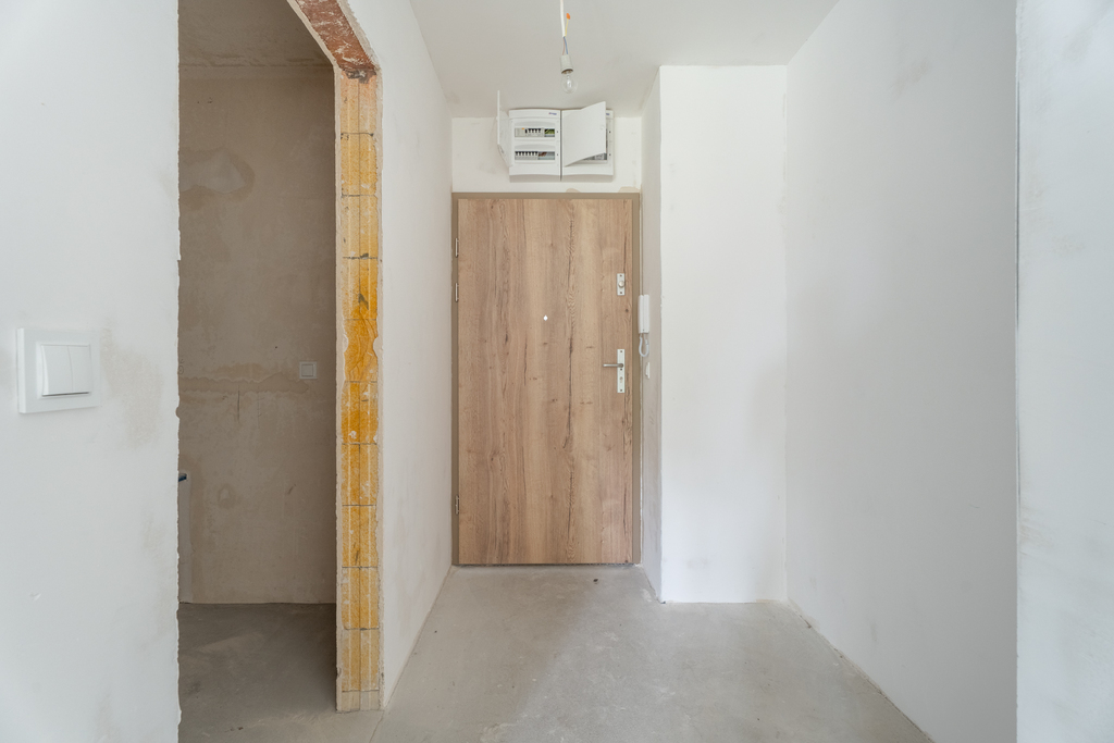 Kawalerka w nowoczesnym bloku (5)