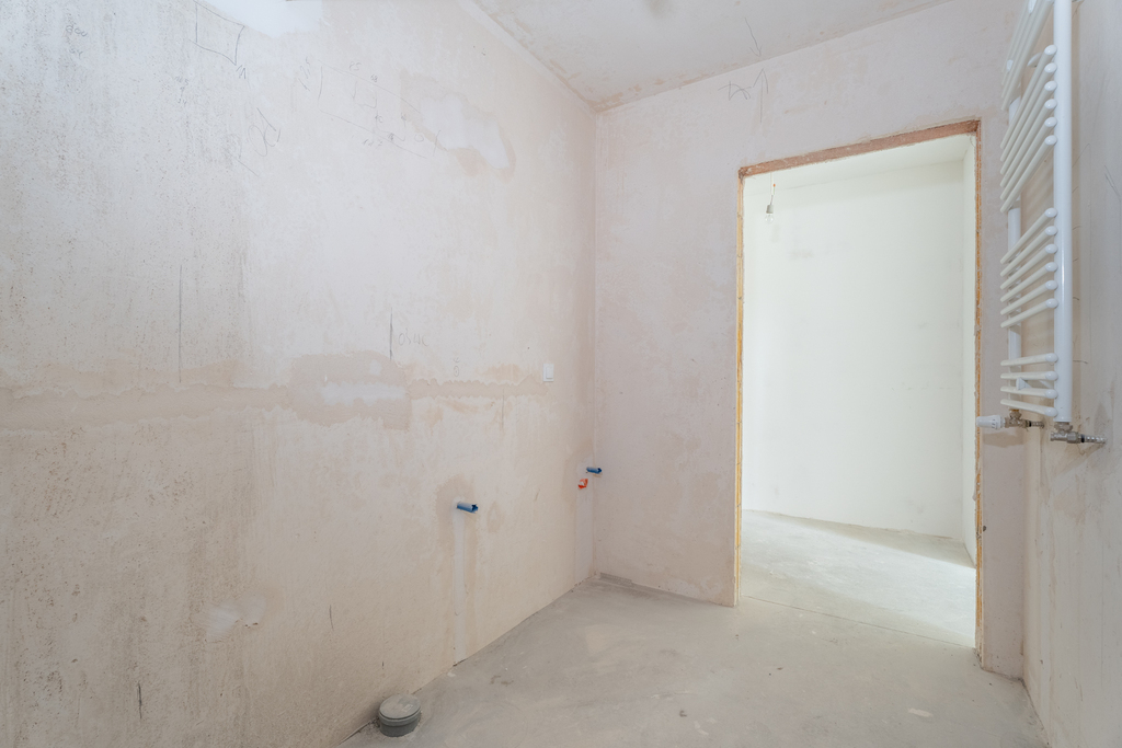 Kawalerka w nowoczesnym bloku (8)