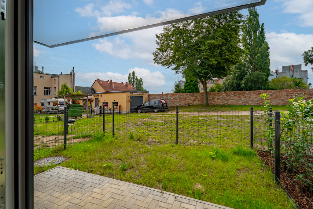 Kawalerka w nowoczesnym bloku (9)