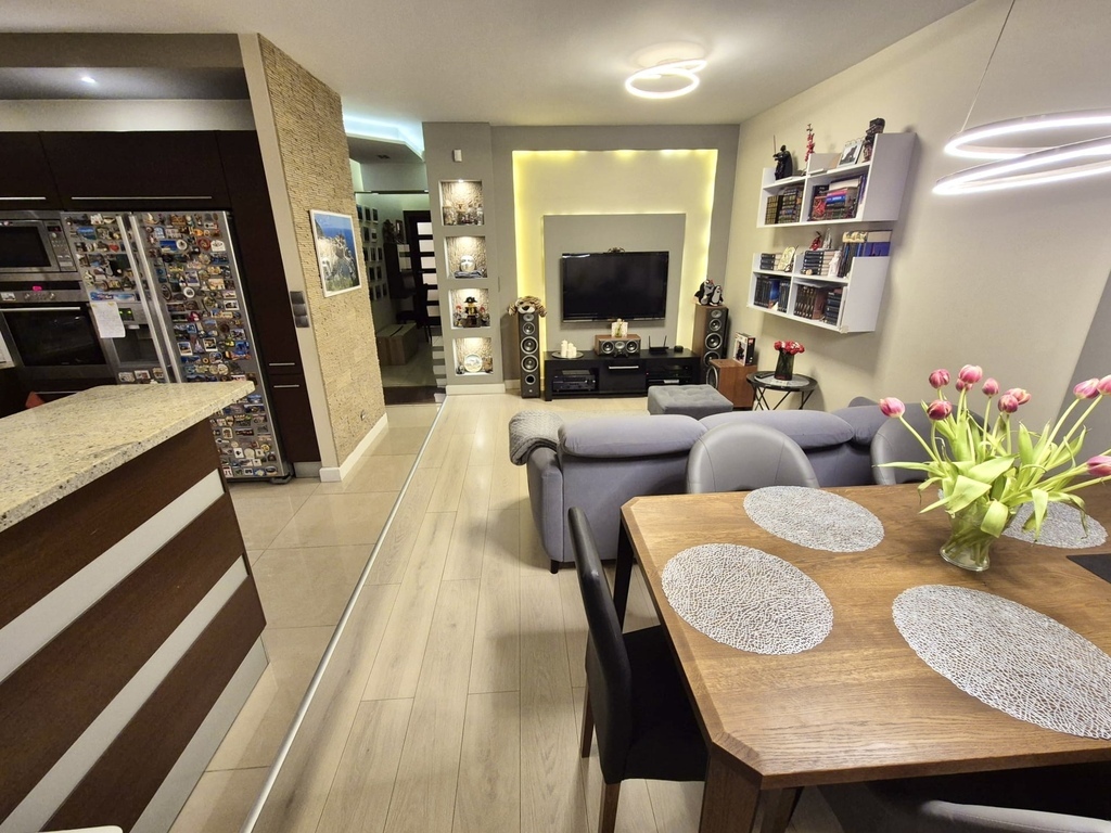 ŚLICZNE 74m2 W centrum, 2 Balkony Winda, parking (2)