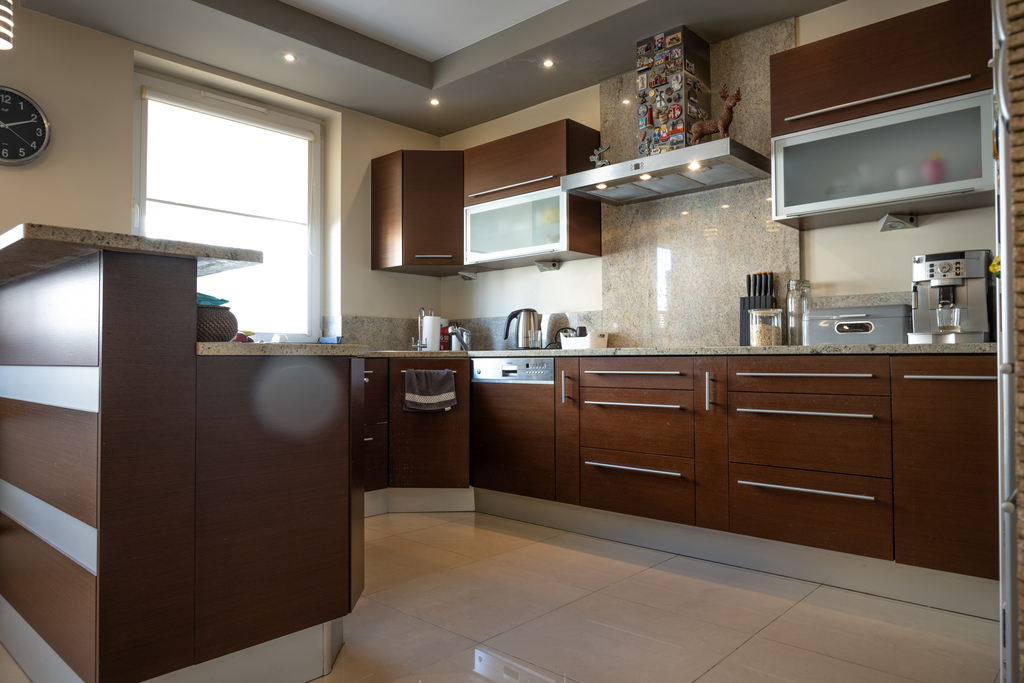 ŚLICZNE 74m2 W centrum, 2 Balkony Winda, parking (5)