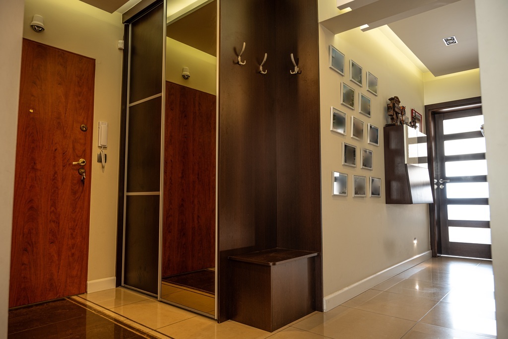 ŚLICZNE 74m2 W centrum, 2 Balkony Winda, parking (12)