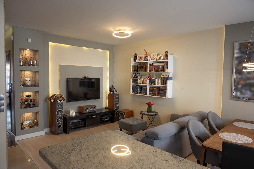 ŚLICZNE 74m2 W centrum, 2 Balkony Winda, parking (1)