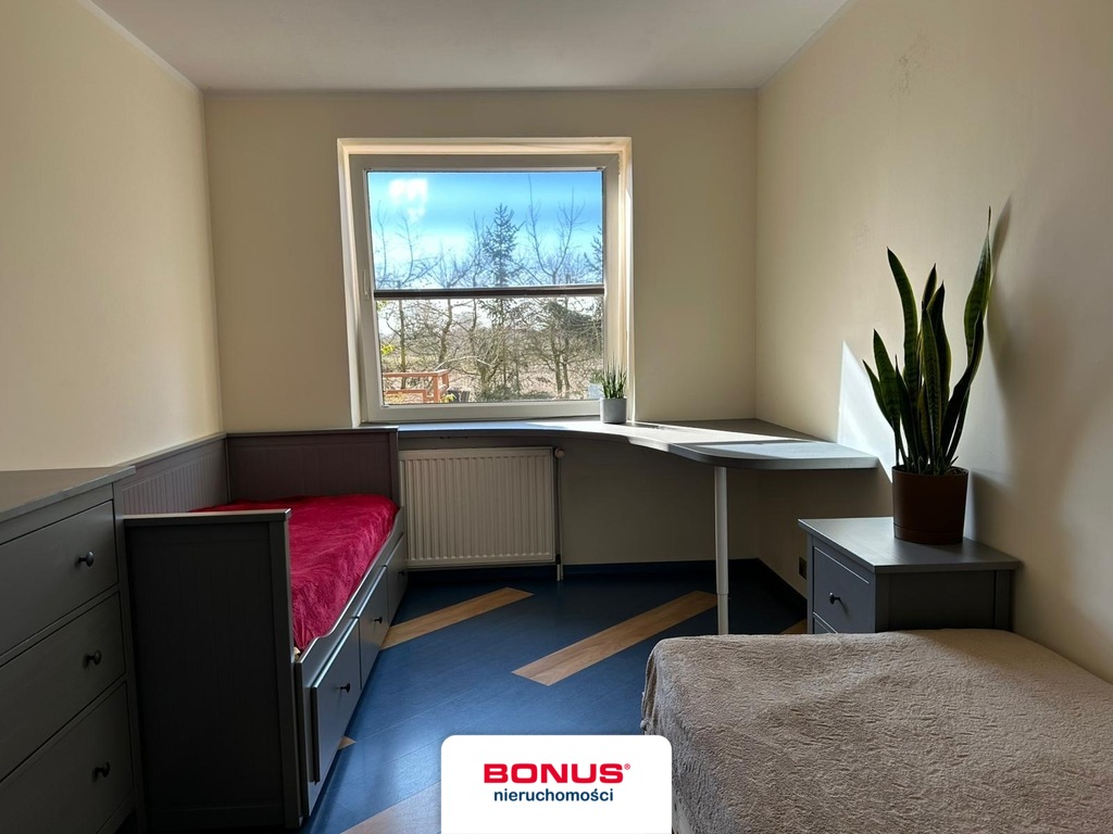 Ładne mieszkanie z ogrodem oraz dużym tarasem (12)