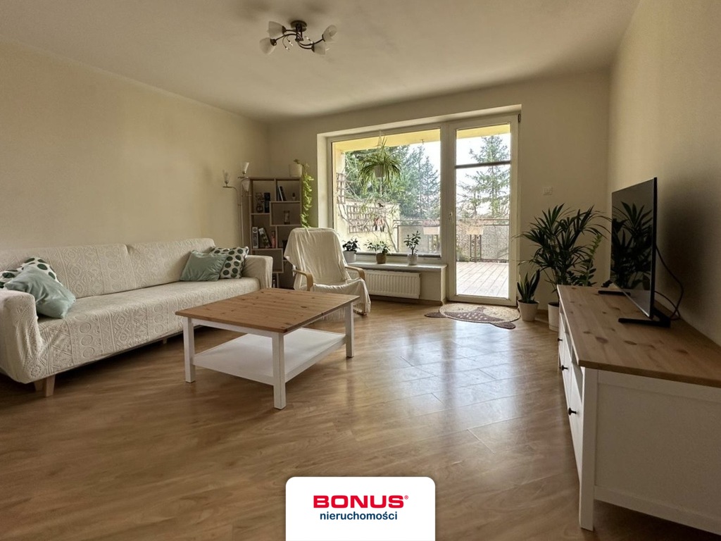 Ładne mieszkanie z ogrodem oraz dużym tarasem (1)