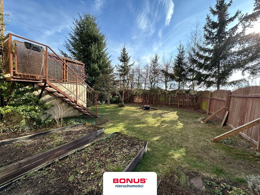 Ładne mieszkanie z ogrodem oraz dużym tarasem (25)