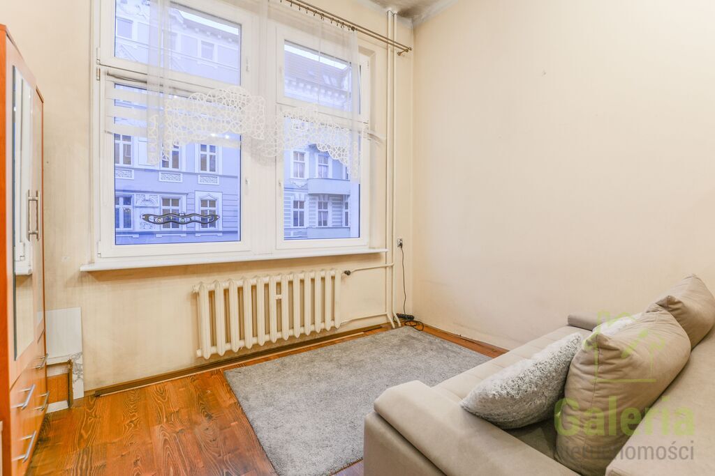 62m2 | 1 p. | Kamienica| 2 pokoje + osobna kuchnia (4)