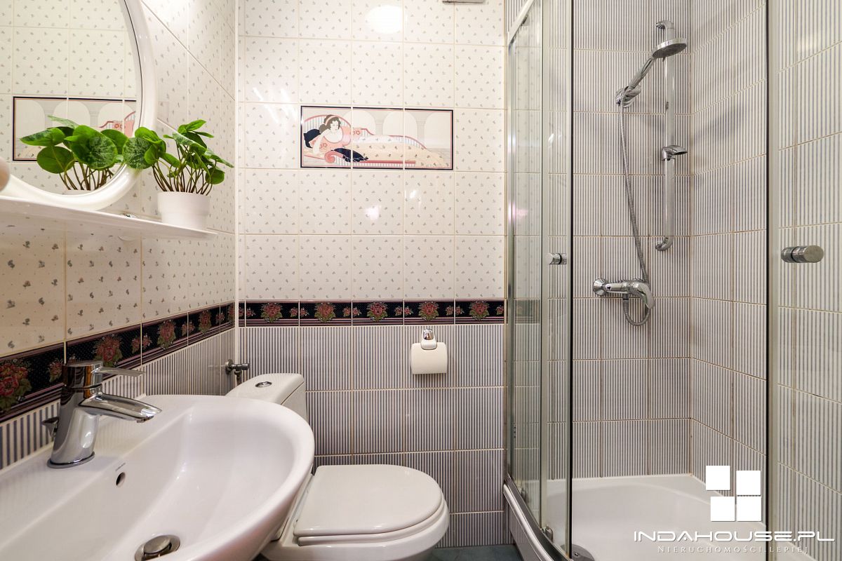 Dom z 4 sypialniami, duża, zagospodarowana działka (10)