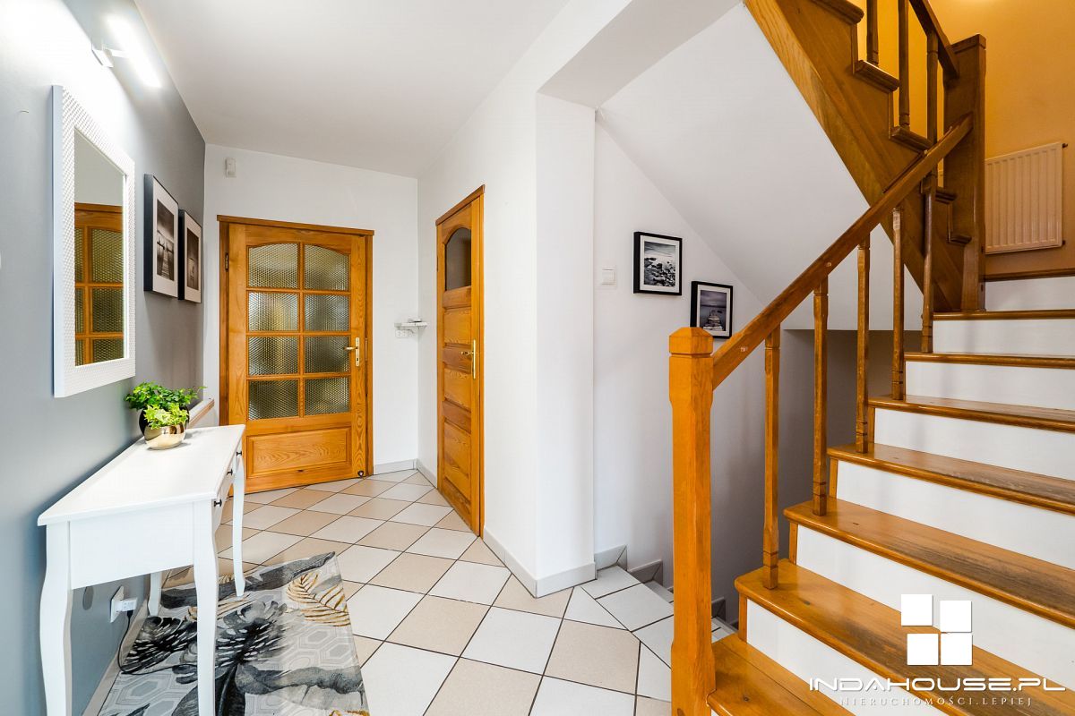 Dom z 4 sypialniami, duża, zagospodarowana działka (11)