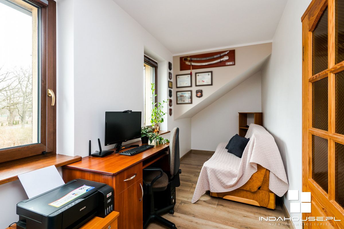 Dom z 4 sypialniami, duża, zagospodarowana działka (14)