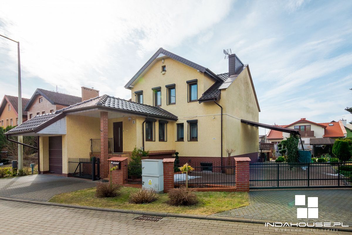 Dom z 4 sypialniami, duża, zagospodarowana działka (21)