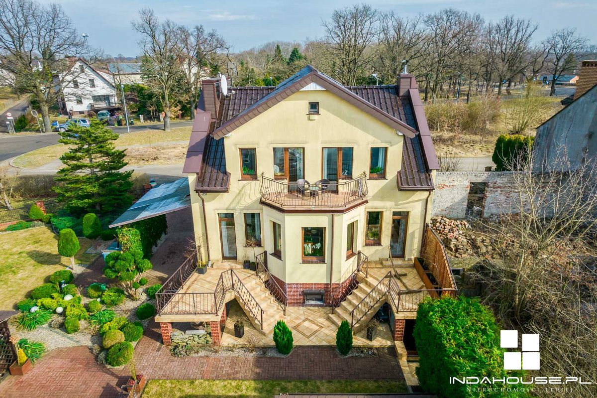 Dom z 4 sypialniami, duża, zagospodarowana działka (25)