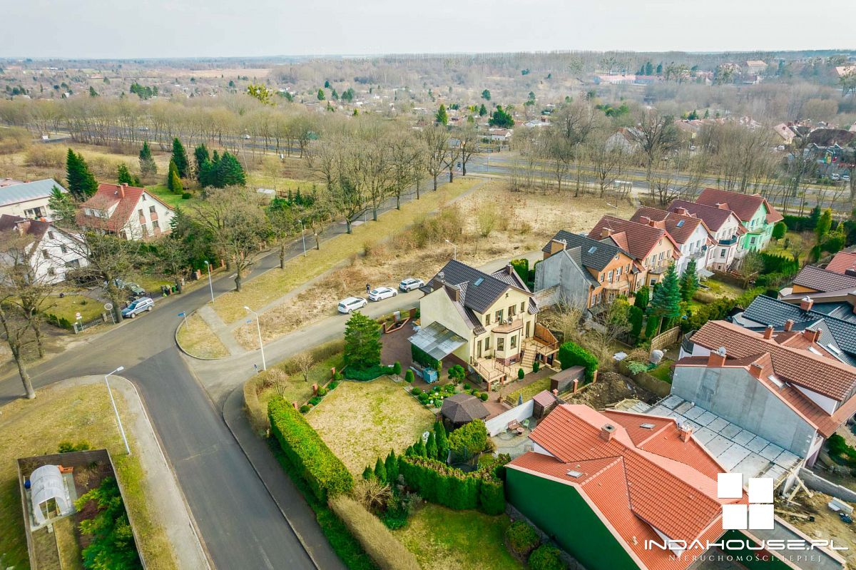 Dom z 4 sypialniami, duża, zagospodarowana działka (31)