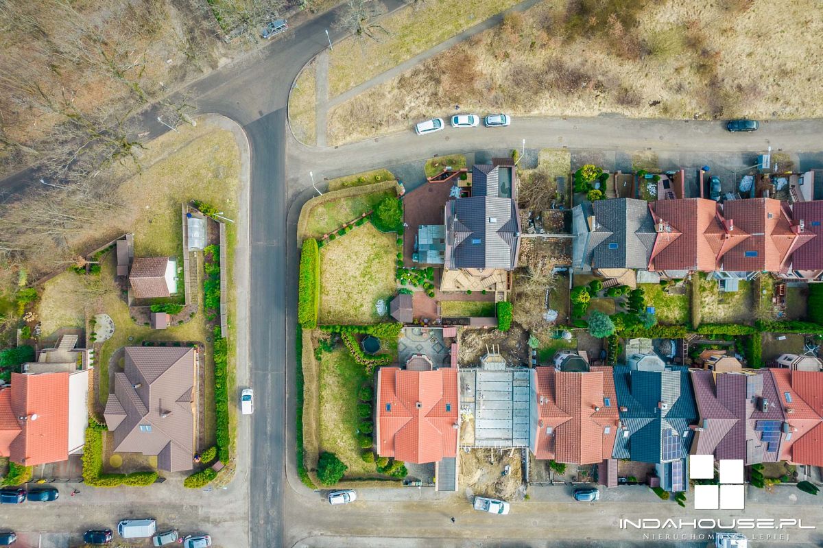 Dom z 4 sypialniami, duża, zagospodarowana działka (33)