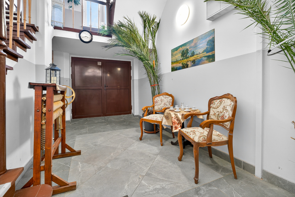 Mieszkanie 115,5 m2 w kamienicy, 7 pokoi, centrum (17)