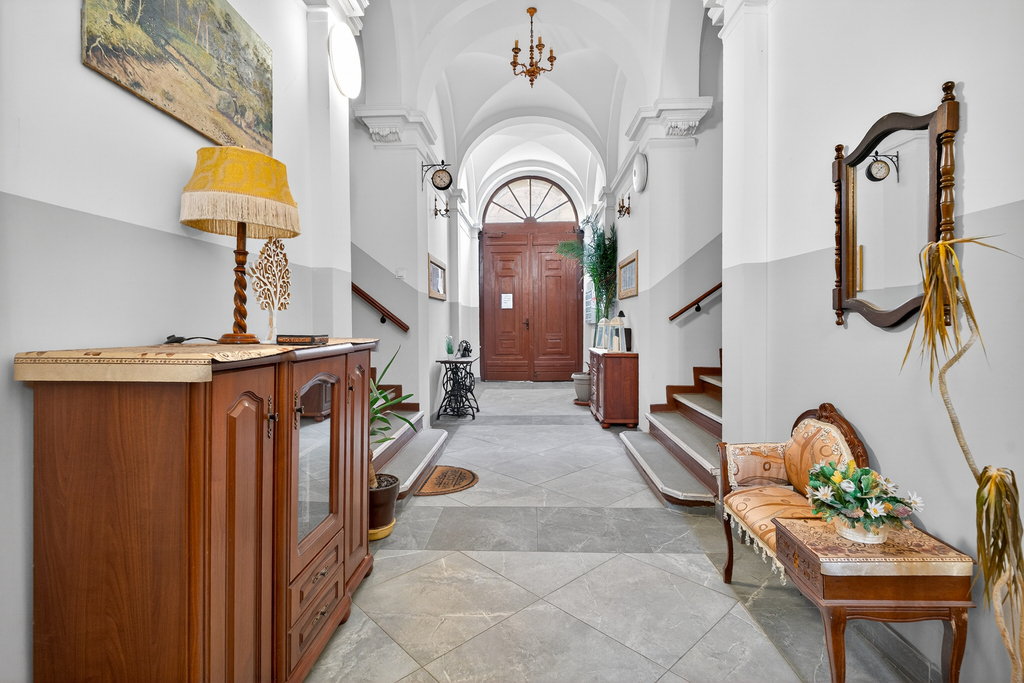 Mieszkanie 115,5 m2 w kamienicy, 7 pokoi, centrum (16)