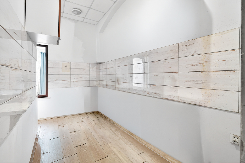 Mieszkanie 115,5 m2 w kamienicy, 7 pokoi, centrum (13)